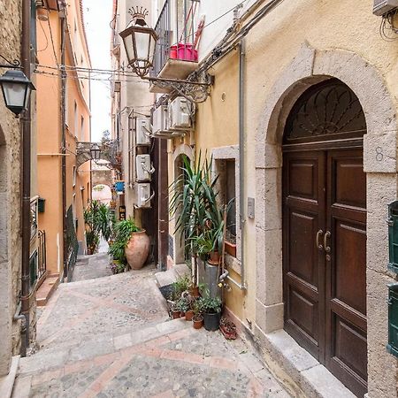 Elegant Apartment In Taormina Exterior foto